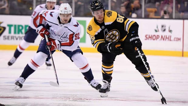 kuznetsov-pastrnak-nbc-nhl-national-schedule-1300.jpg